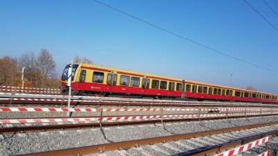 Berlin Karow S-Bahn mit stromführender Schiene